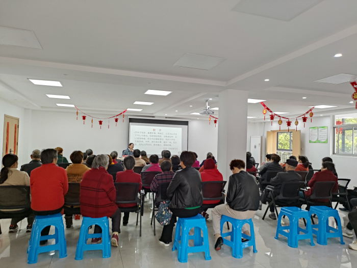 潞城社区退役军人服务站组织开展 《从传统家风文化感悟党员党性修养》讲座